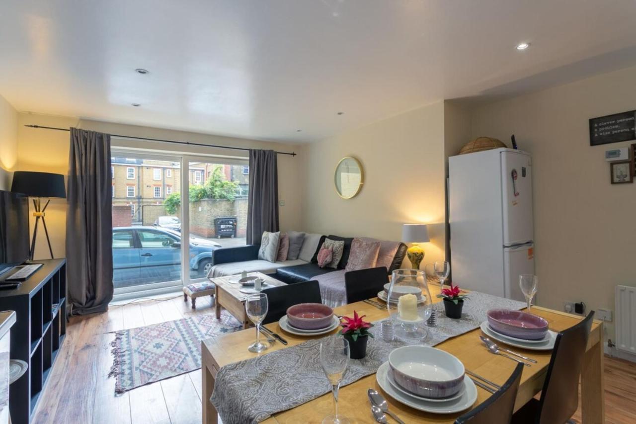 Stylish And Homely 4 Bedroom Home In East Londra Exterior foto