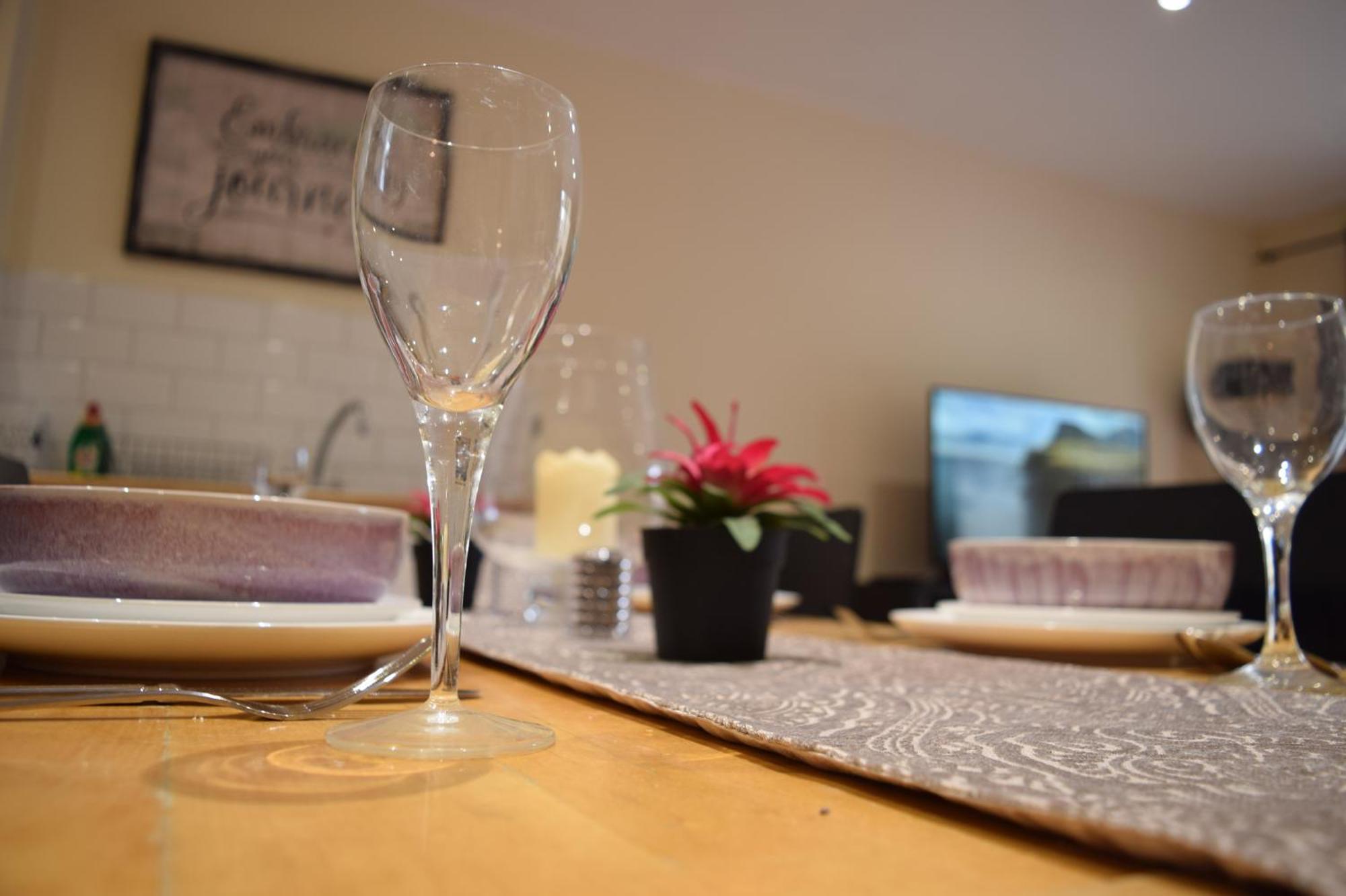 Stylish And Homely 4 Bedroom Home In East Londra Exterior foto